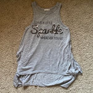 Super cute high low tank top